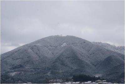 雪を頂く米ノ山