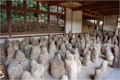 山野の石像群（五百羅漢）