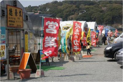 糸島の冬の名物、牡蠣小屋