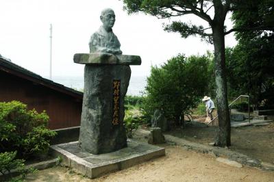 志摩姫島　野村望東尼（のむらもとに）像