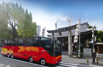 見上げれば空，見渡せば名所　福岡オープントップバス